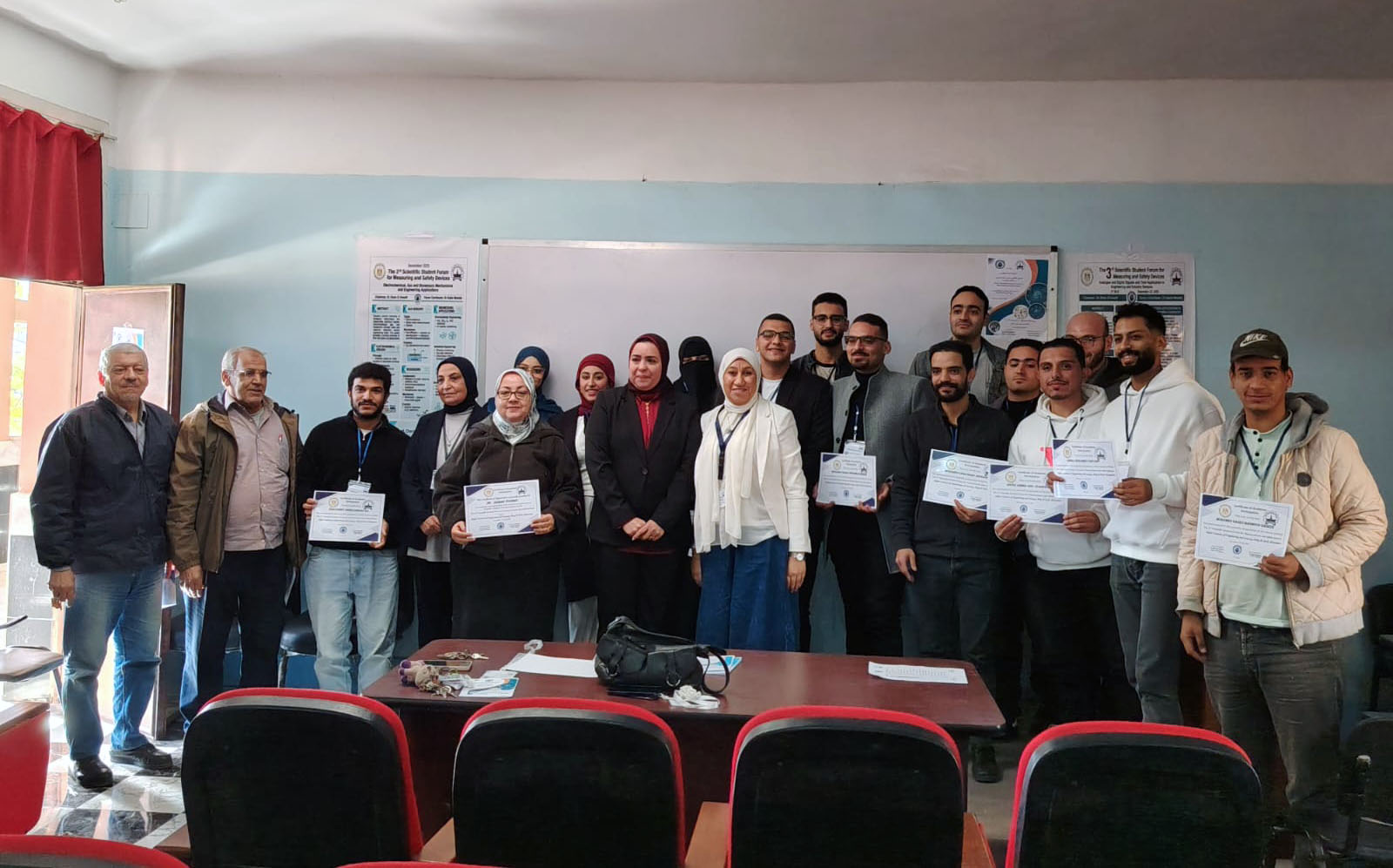 المعهد العالي للهندسة والتكنولوجيا ببرج العرب ينظم الملتقى الطلابي العلمي الثالث لأجهزة السلامة والقياسات 4 الملتقى الطلابي العلمي الثالث لأجهزة السلامة والقياسات بالمعهد العالي للهندسة والتكنولوجيا ببرج العرب