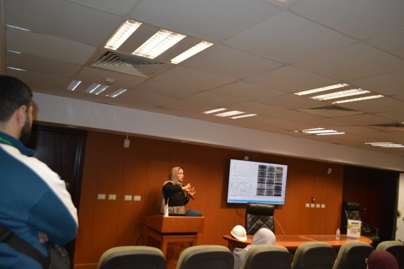 مشاركة متميزة لطلاب المعهد في ورشة عمل "تحديات معالجة المياه والصناعة الخضراء" بمدينة الأبحاث العلمية